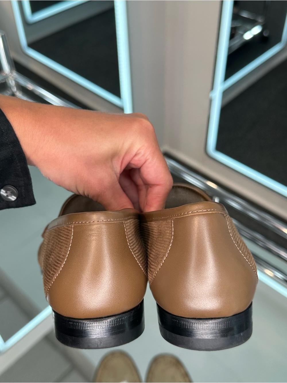 Gucci Corduroy Loafer - Picture 6 of 11